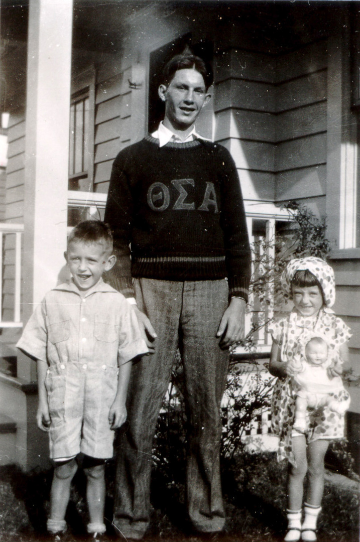 John "Jack" McManus (center) with brother Joseph William (Bill) and sister Mary Ann