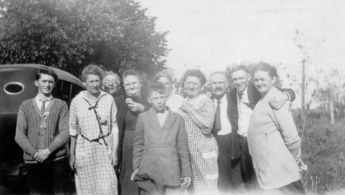 Eugene J. McManus Jr. (Mickey), Alice Nutting McManus, Lu Lincoln, Catheirne McCullough Kaiser (Kate), Clyde McManus, George Kaiser, Agnes McManus Roath (circa 1922)