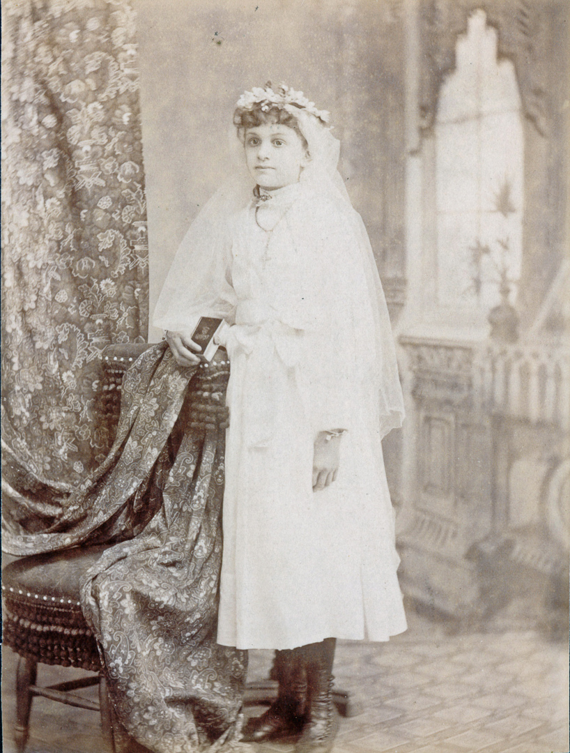 [probably Agnes McManus] Studio: R. St. John, Erie PA