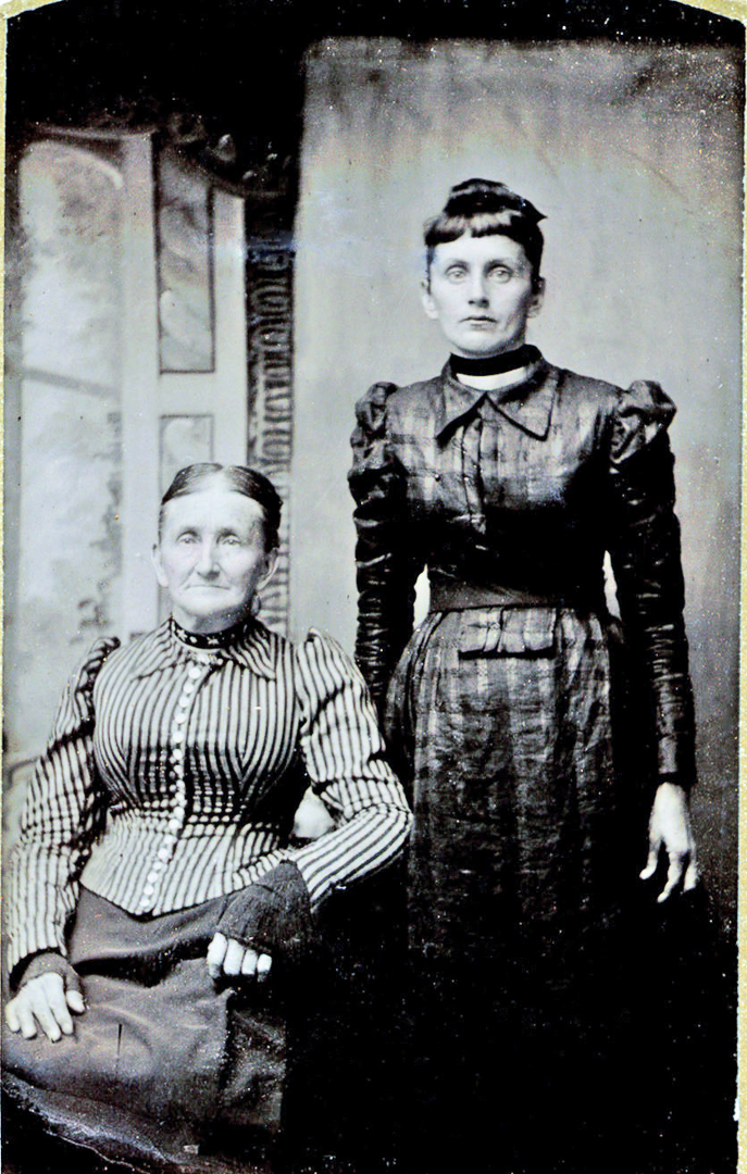 [probably Eliza Skinner Connaroe & Angeline Connaroe McManus]